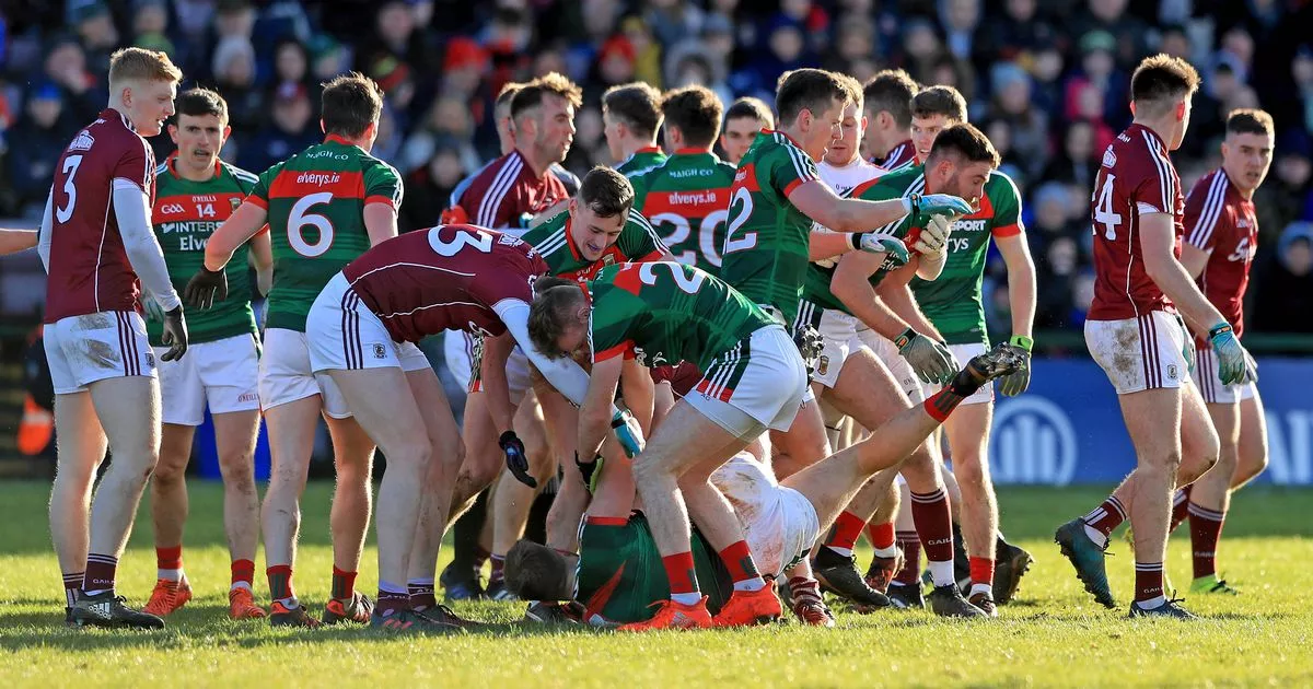 巴塞罗那训练开放日，加时末段刷新队史纪录引欢呼，亚冠在即，更衣室氛围转暖