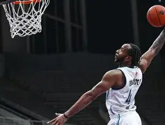 今晨体能课后，北京首钢绝杀压哨备战CBA常规赛，目标明确，心理建设被强调